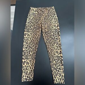 Onzie leopard Hot Yoga High Rise Legging 228 size M/L